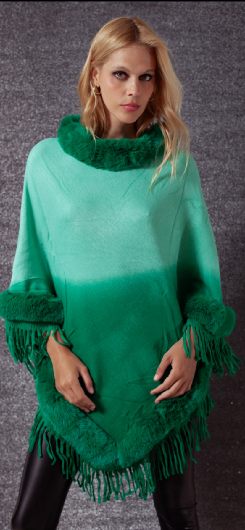 Poncho franja verde